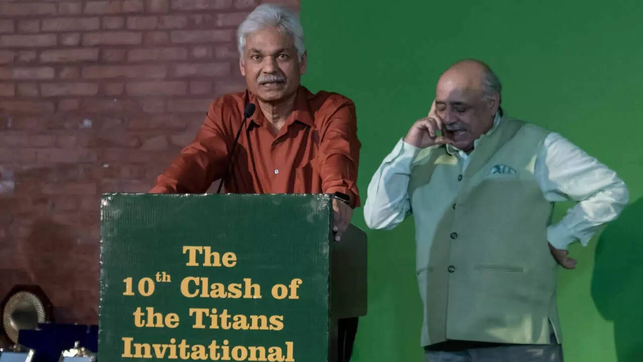 <p>The Chief Guest for the evening was Yashovardhan Azad</p>