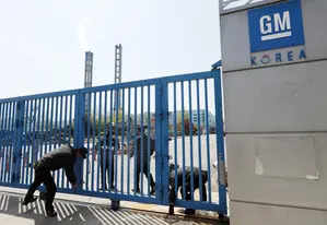 <p>Amid rising uncertainties, GM Korea's leadership and union representatives traveled to the U.S. last month to meet with executives at GM's headquarters.</p>
