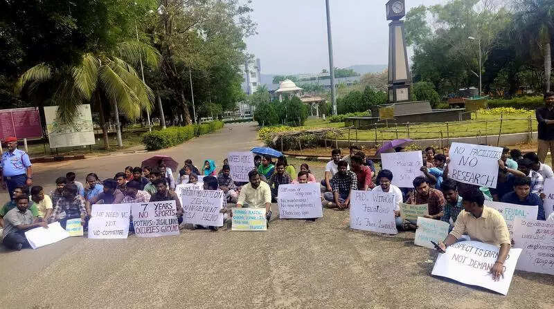 <p>The protesters said 90% of them did not receive stipends. Though the university had increased fees, essential facilities had not improved, they said.</p>