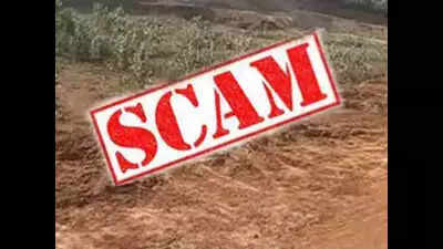 <p>To appear credible, he even used police logos and officers' photos on his Truecaller profile.</p>