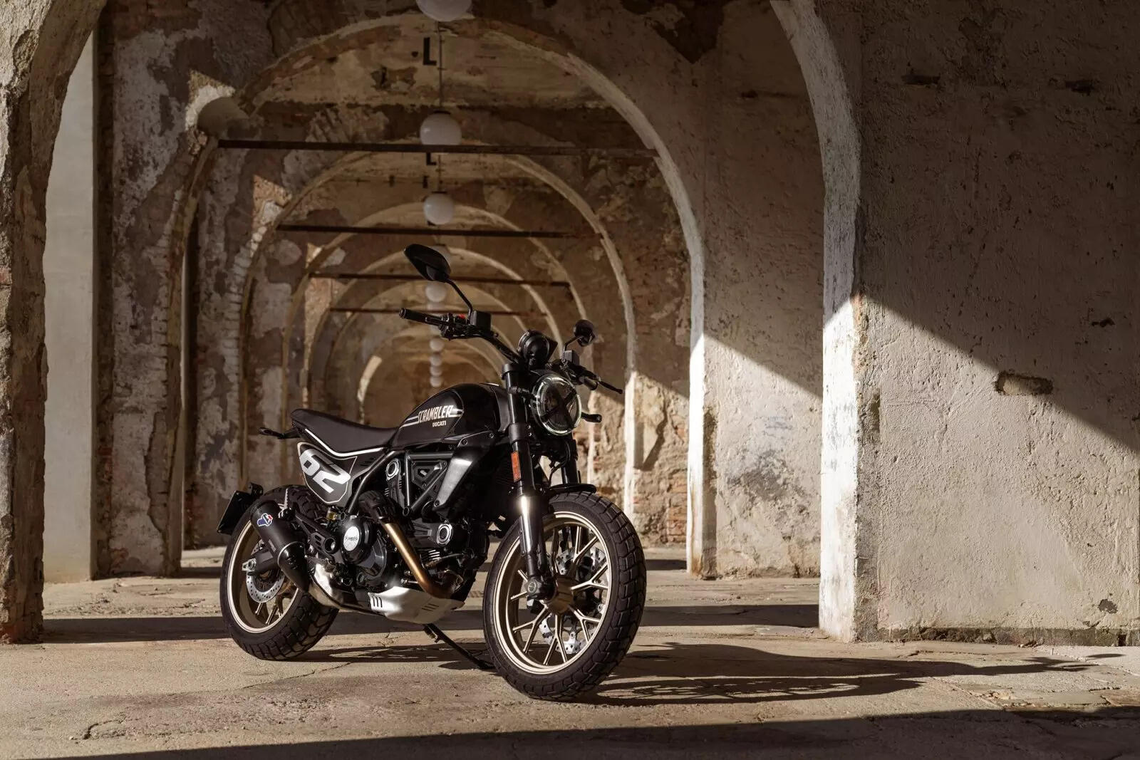 <p>It continues the Scrambler tradition of blending modern engineering with retro-inspired aesthetics.</p>