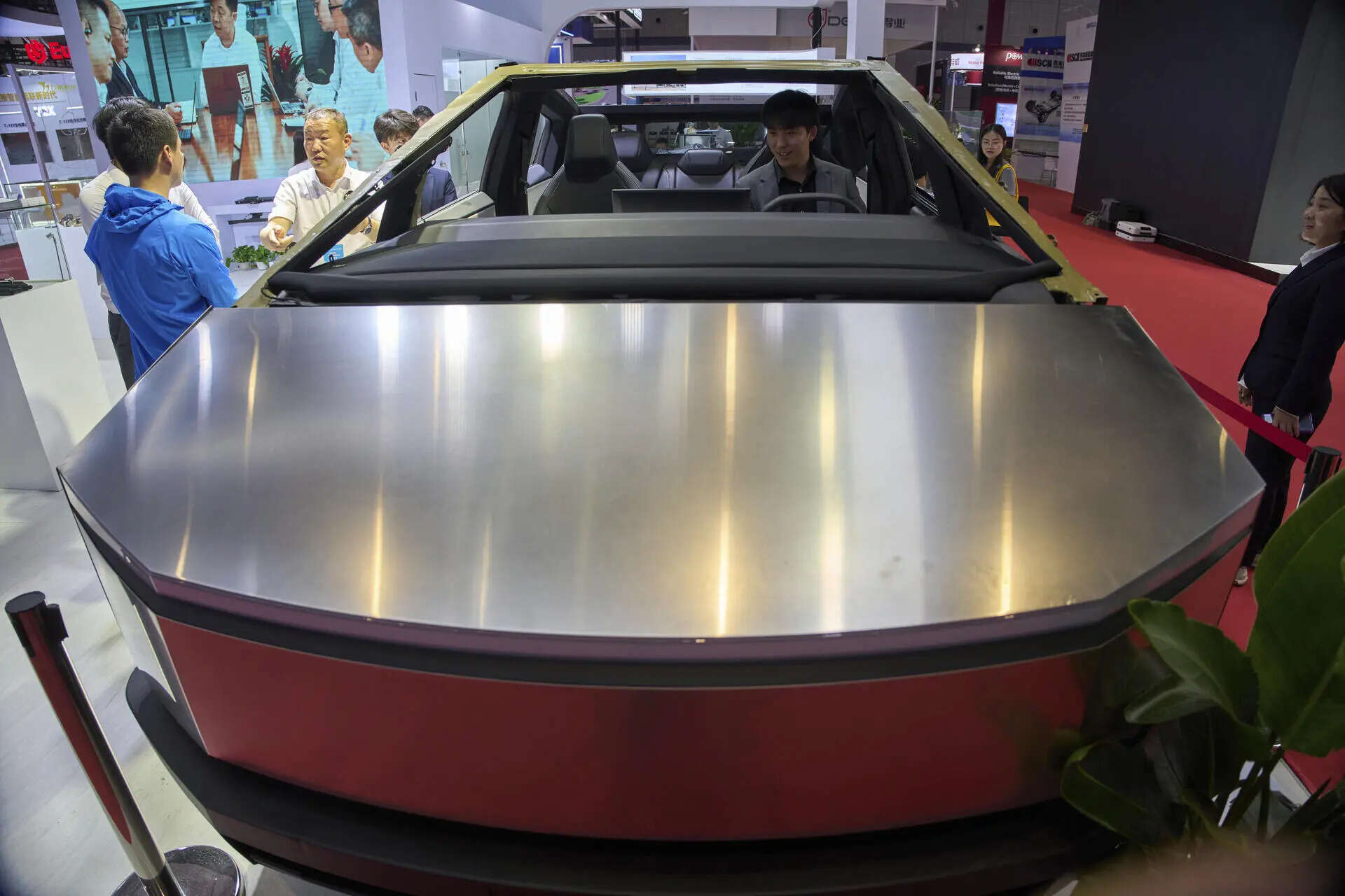 <p>"We'll wait and see," he said. "China has full and abundant supply chains and it is the U.S. that won't hold on if the tariff measures from both sides remain unchanged."</p>