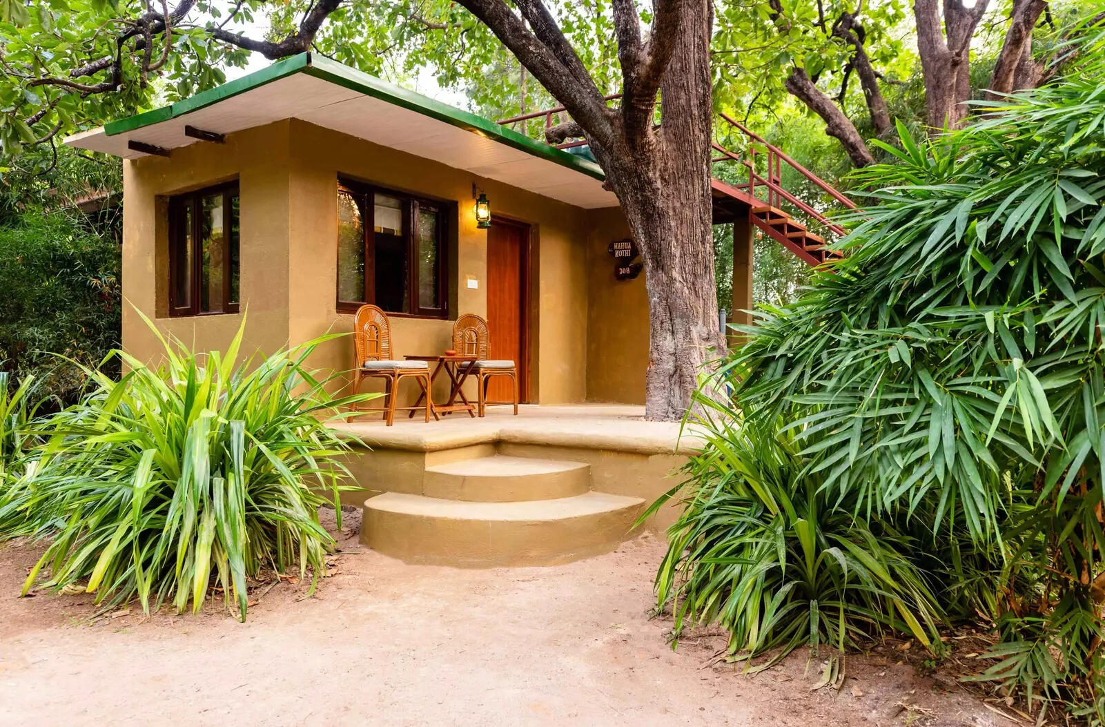 <p>A room at the Pench Jungle Camp.</p>