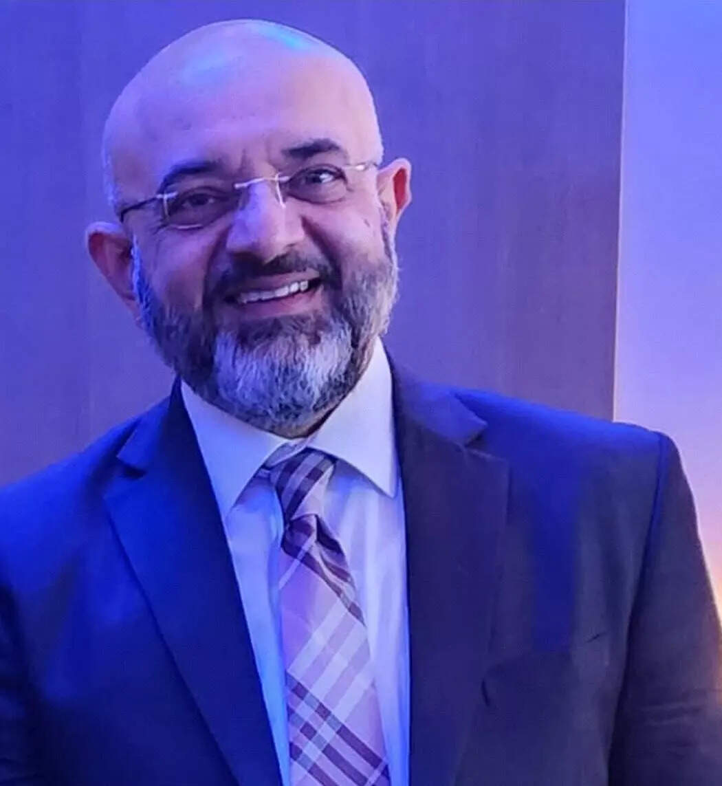 <p>Shailender Luthra</p>