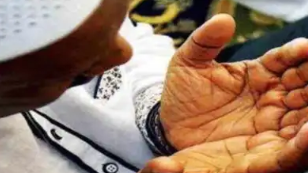 <p>In a statement, AMU Vice-Chancellor Professor Naima Khatoon lauded Operation Sindoor as a befitting response to the barbaric attack on innocent persons in Pahalgam last month.</p>