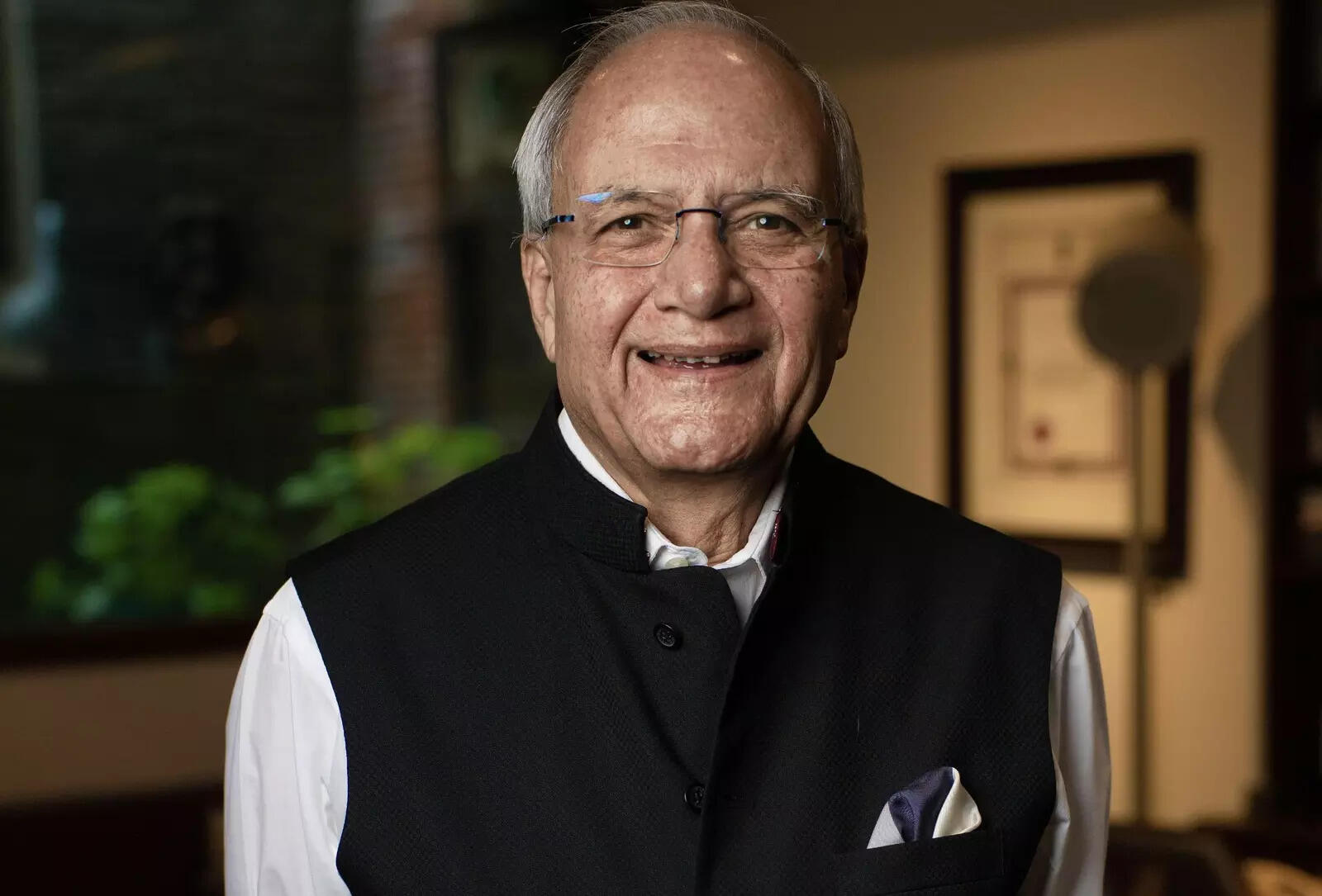 <p>Dr. Ajai Chowdhry</p>