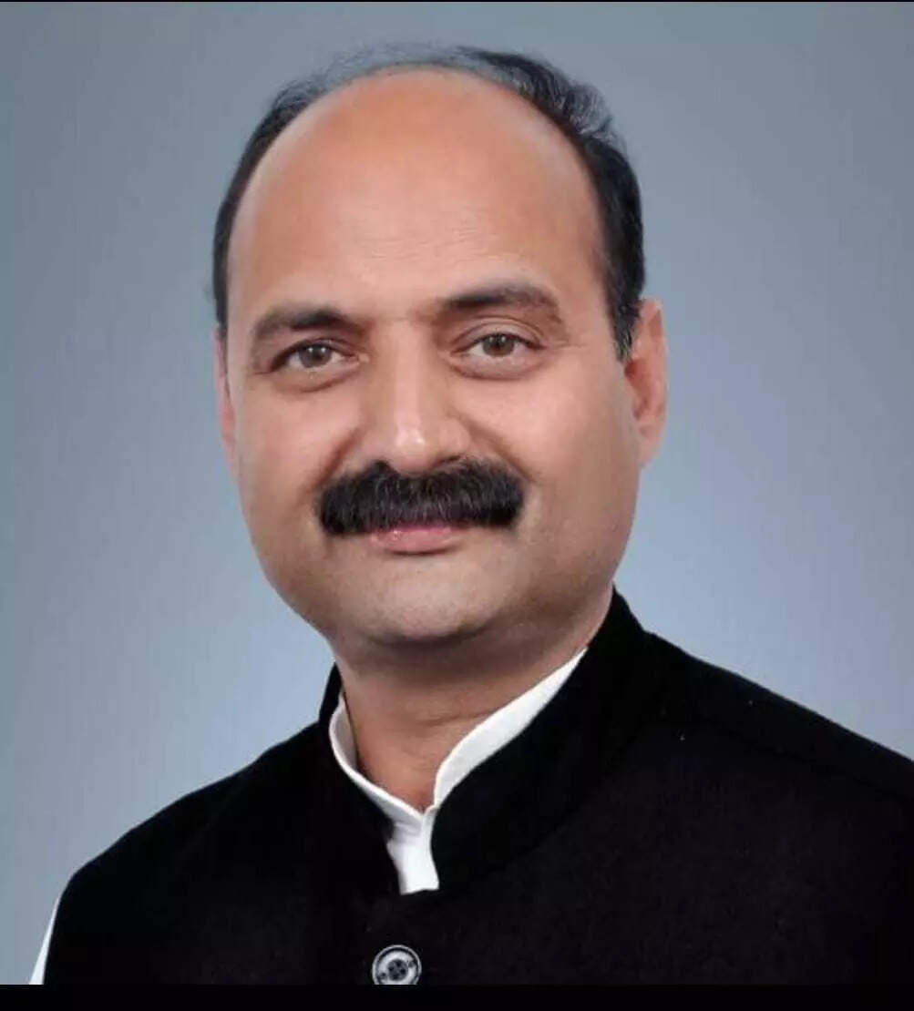 <p>Yogesh Chaudhary</p>