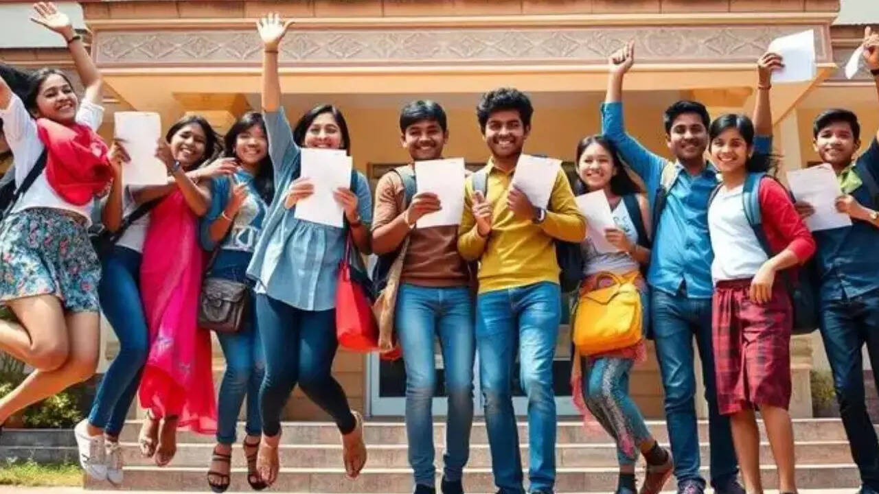 <p>With the fresh orders, admissions to engineering, technology, pharmacy, architecture, Pharma D, business administration, computer applications, law, education and physical education courses will be allotted to students of Andhra Pradesh, including from certain categories such as children of Central government employees, among others.</p>