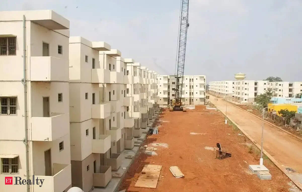 <p>The ‘Apna Ghar Awaas Yojana 2025’ follows the success of the DDA Sabka Ghar Awaas Yojana 2025 and DDA Shramik Awaas Yojana 2025, launched in January 2025.</p>