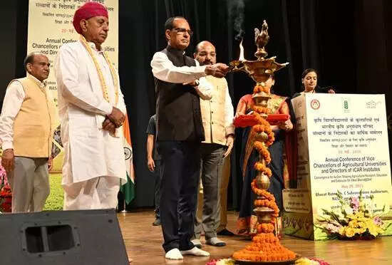 <p>Union Minister for Agriculture & Farmers’ Welfare and Rural Development, Shivraj Singh Chouhan, inaugurates the Annual Conference of Vice-Chancellors of Agricultural Universities and Directors of ICAR Institutes at the Dr C. Subramaniam Auditorium, NASC Complex in New Delhi on Tuesday</p>