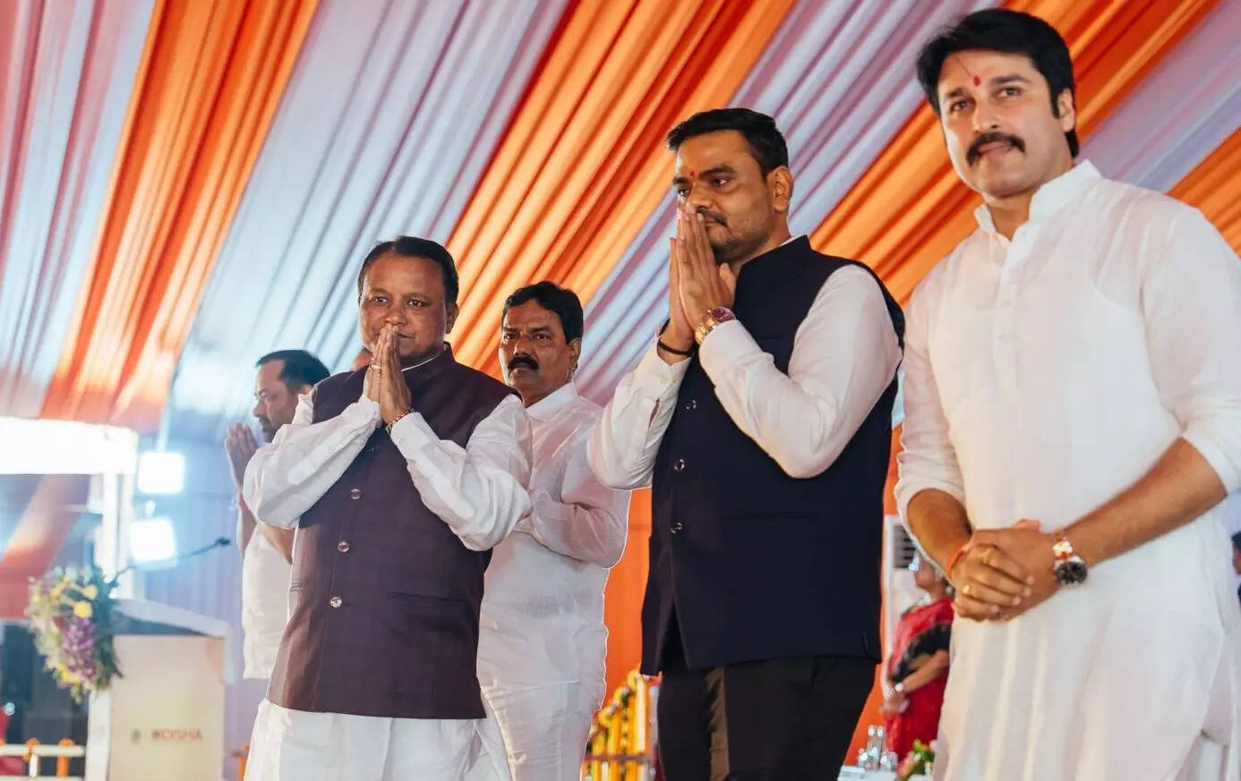 <p>Odisha Chief Minister Mohan Charan Majhi inaugurates and lays the foundation stone for 24 industrial projects worth ₹1.15 lakh crore in Kalinganagar, Jajpur district, on Thursday</p>