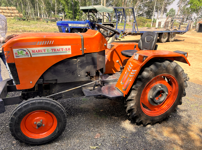 <p>electric tractors</p>