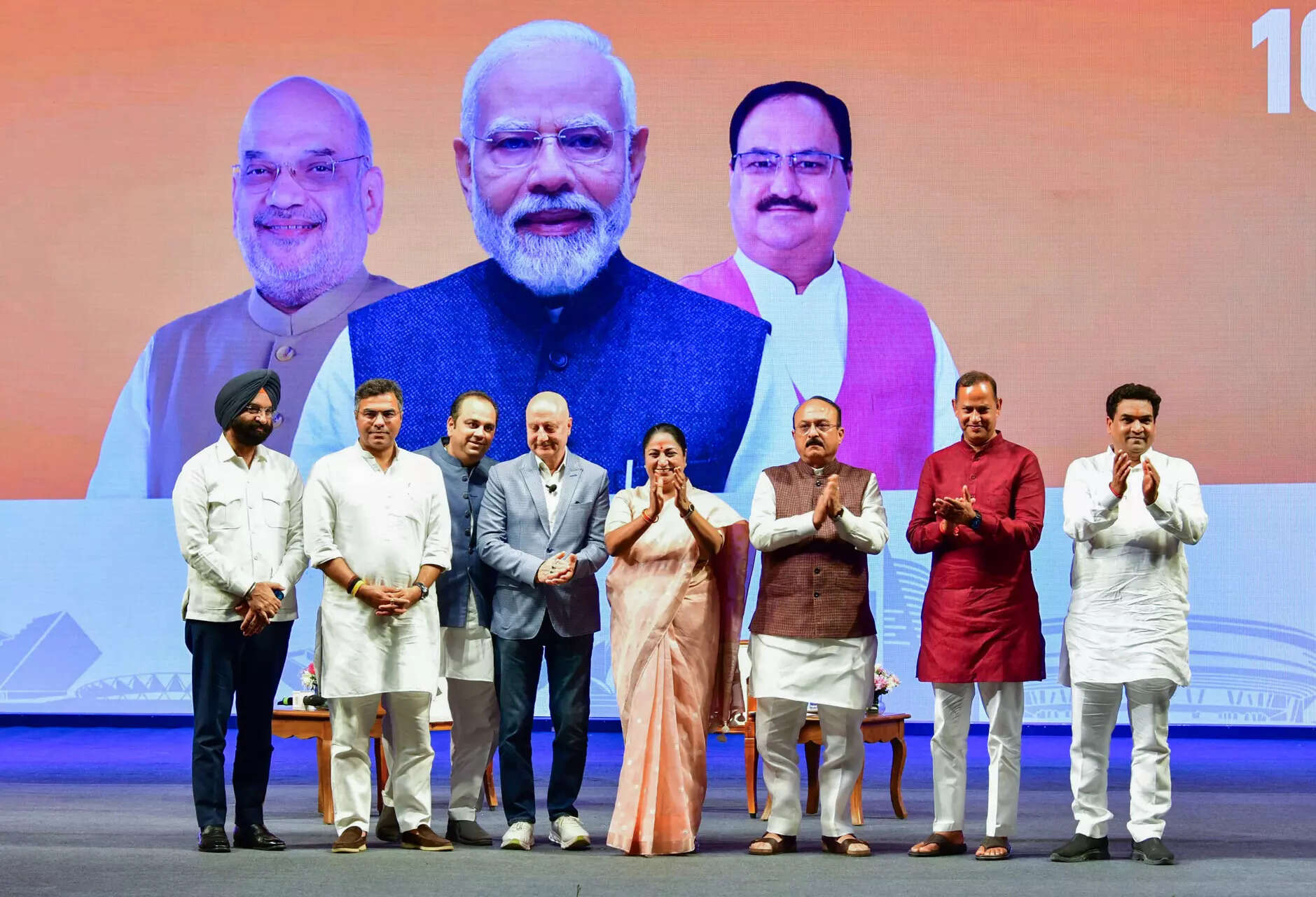 <p>New Delhi, May 31: Delhi Chief Minister Rekha Gupta, along with Delhi cabinet ministers Ashish Sood, Parvesh Verma, Kapil Mishra, Manjinder Singh Sirsa, Ravinder Indraj Singh, Pankaj Kumar Singh and Bollywood actor Anupam Kher, during '100 Din Sewa Ke' function, to mark 100 days of the Delhi Government, at Jawahar Lal Nehru Stadium in New Delhi.</p>