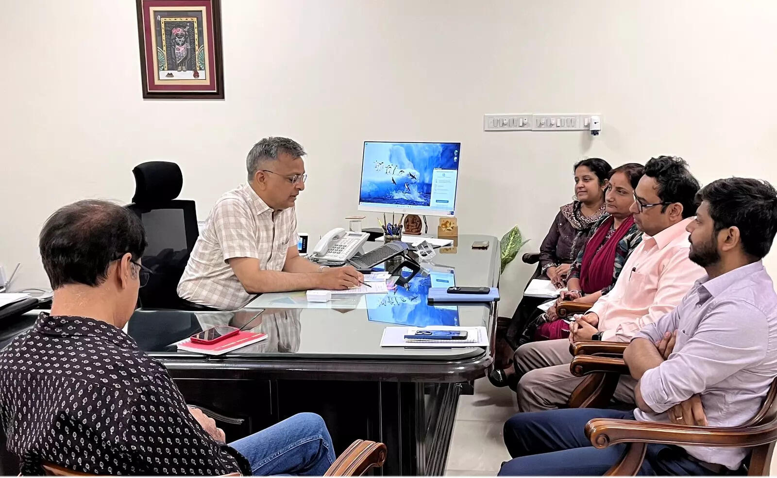 <p>A meeting to deliberate on the preparations for the conclave, scheduled on 11-12 December 2025, was held on Wednesday at Udyog Bhawan under the chairmanship of Ajitabh Sharma, Principal Secretary, Industries & Commerce.</p>