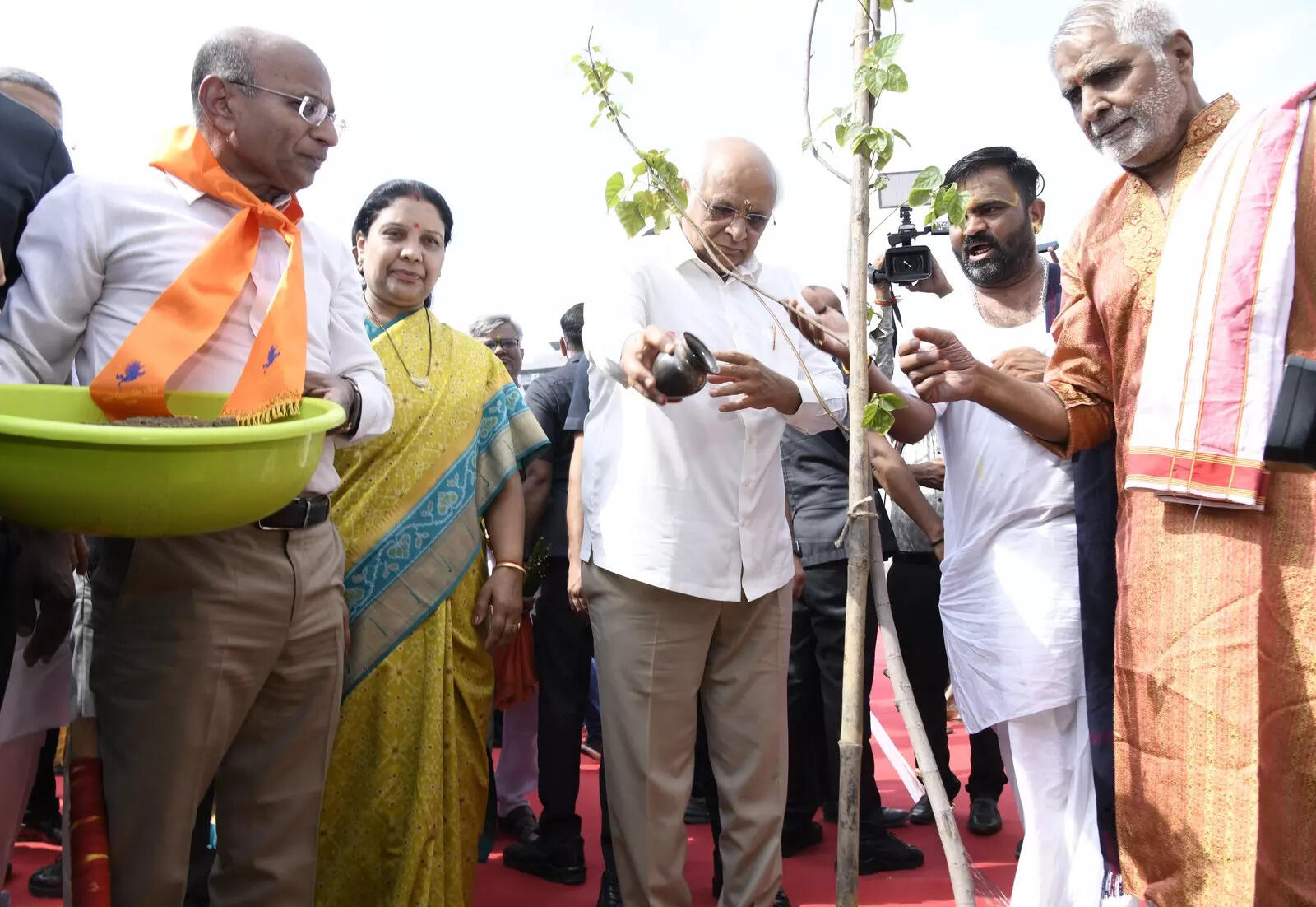 <p>Inaugurating the initiative, the Chief Minister planted a Sindoor tree sapling in the Chandlodia ward of Ahmedabad, officially commencing the development of a commemorative green zone titled Sindoor Van.<br></p>