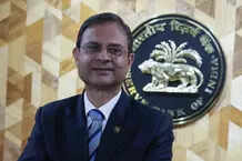 <p>RBI reduced the repo rate by 50 basis points, bringing it down from 6.00% to 5.50%, following the Monetary Policy Committee (MPC) meeting chaired by Governor Sanjay Malhotra on Friday.</p>