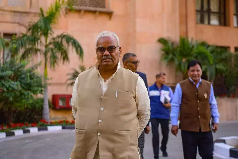<p>The reformed textbooks will feature stories of national heroes and revolutionaries, including Maharana Pratap, Chhatrapati Shivaji, Subhash Chandra Bose and Vallabhbhai Patel. Students will also learn about modern achievements like the Chandrayaan Mission and cultural events such as the Maha Kumbh. </p>
