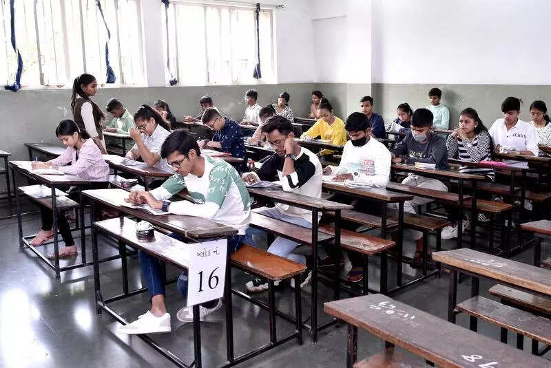 <p>The Maharashtra State Eligibility Test (SET) will be held in the state and Goa on June 15, while the national level UGC NET exam will take place from June 25 to 29.</p>