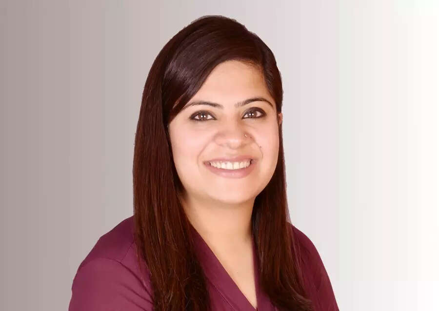 <p>Sara-Sodhi-Juneja</p>