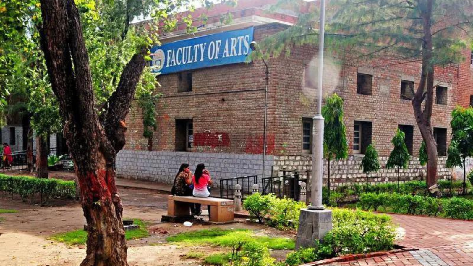 <p>Speaking at a press conference, DU's Dean of Academics, Haneet Gandhi, announced that the CSAS portal is now open for registration.</p>