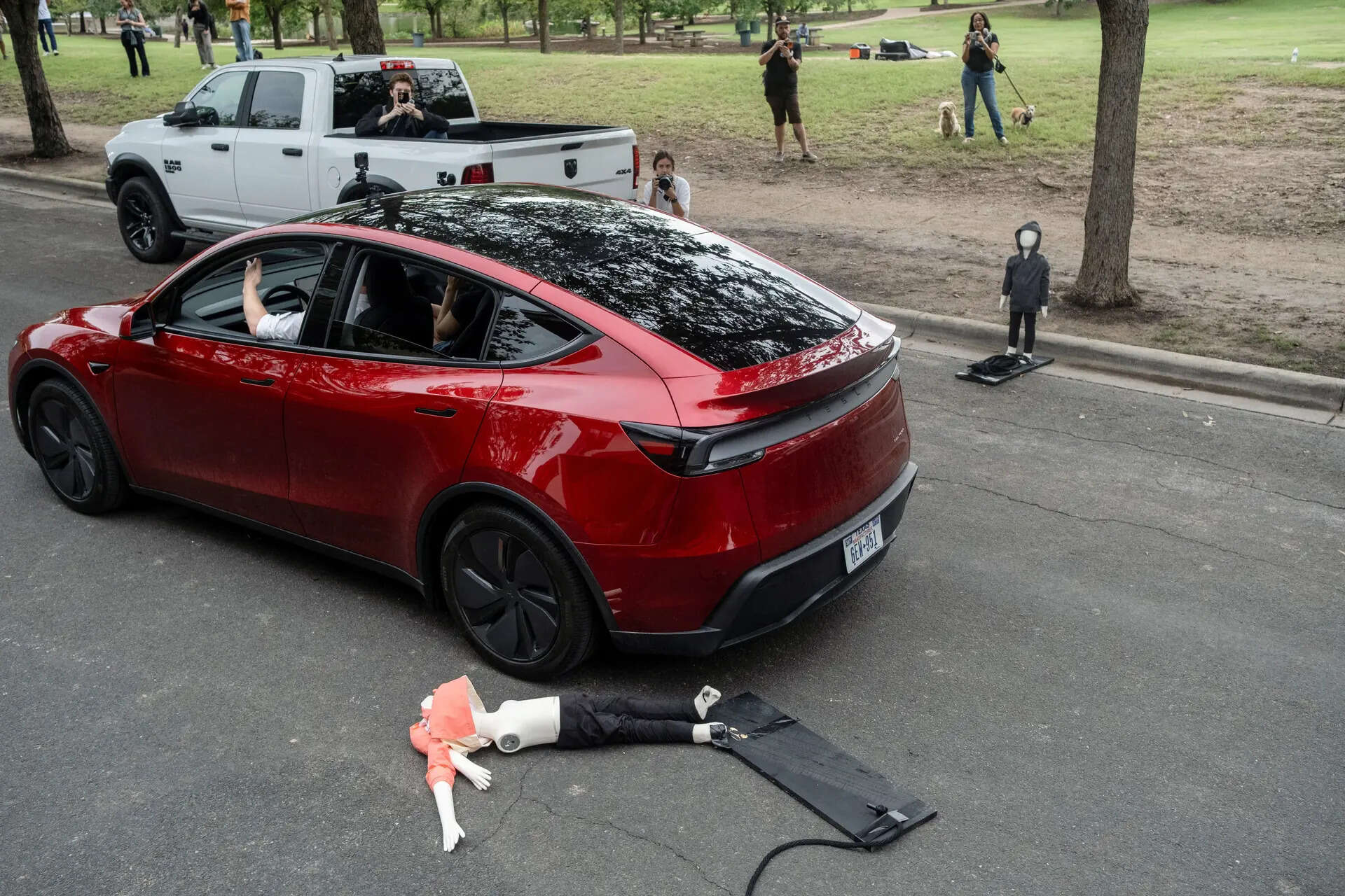 <p>Citing safety and public trust concerns, lawmakers are urging Tesla to provide detailed compliance plans.</p>