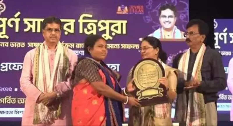 <p>Addressing a function here, Director (Adult Education), Union Ministry of Education Preeti Meena said that after Mizoram and Goa, Tripura became the third in India to attain the distinction of being a fully literate state.<br></p>