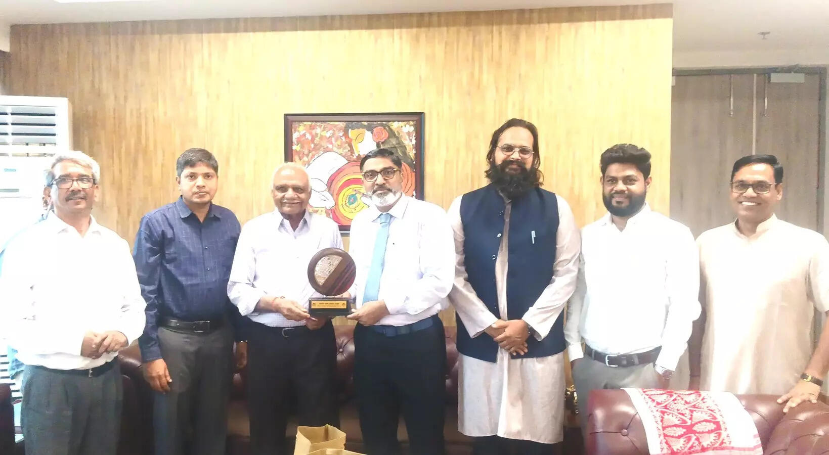 <p>The MoU was formalized by Prof. Ram Kumar Kakani, Director of IIM Raipur, and Satish Gokul Panda, Secretary of CSHD, at a signing ceremony in Raipur on Tuesday.<br></p>