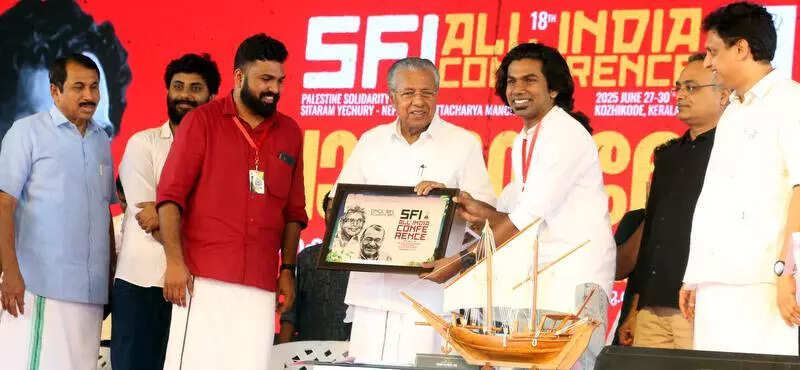<p>Inaugurating the students' rally and public meeting as part of SFI's 18th national conference, he said that Centre's new education policy, which poses a threat to the country and misleads future generations, is unacceptable</p>