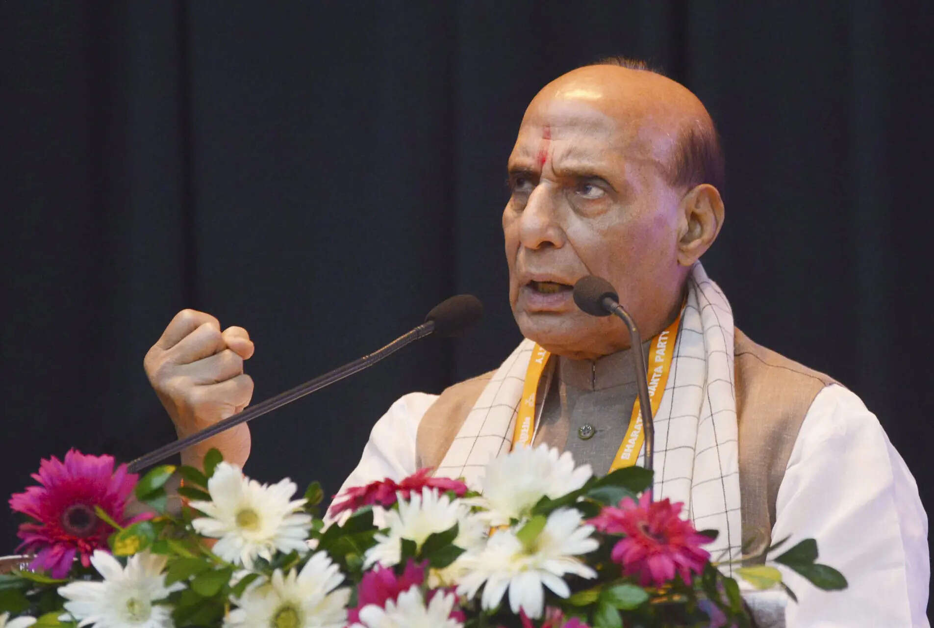 Patna: Union Defence Minister Rajnath Singh addresses the BJP state working committee meeting, in Patna, Bihar. (PTI Photo) (PTI07_02_2025_000118B)