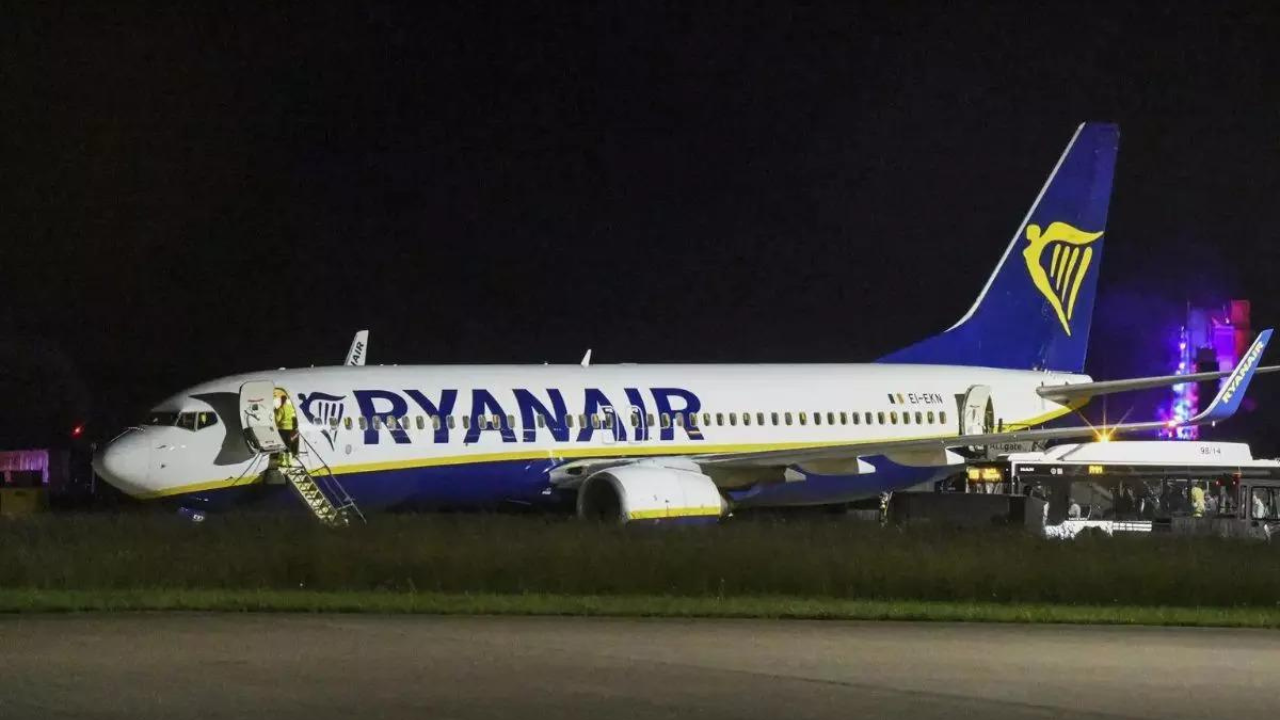 <p>Ryanair cancels 170 flights: Strike in France disrupts European summer travel; 30,000 passengers affected.</p>