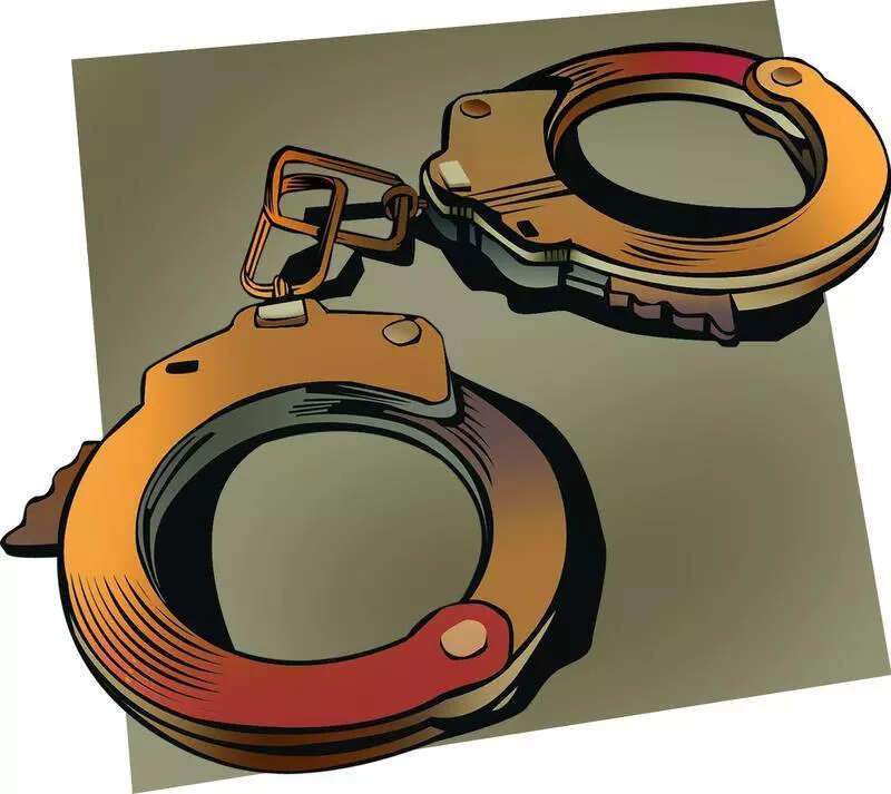 <p>Police received an input a few days ago that a gang making fake marksheets was active in the area. After this, a team conducted a recce and kept an eye on the kingpins of the gang</p>