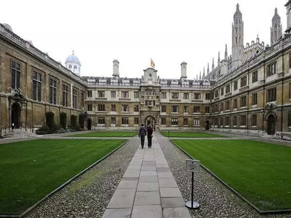 <p>Erasmus+ students typically study in at least two European universities and receive a joint, double or multiple degree</p>