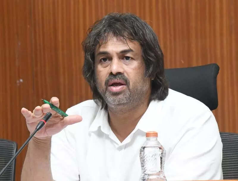 <p>Madhu Bangarappa also called for identifying academically lagging students and strengthening their foundational learning</p>
