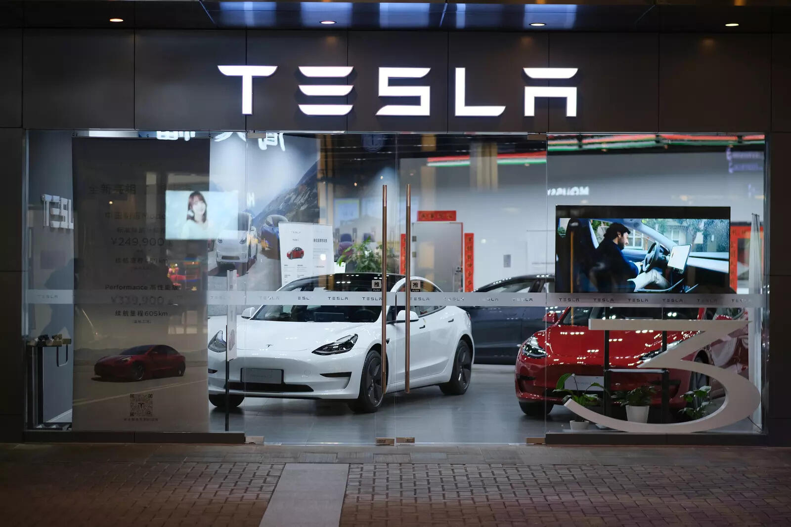 Grok AI will be integrated into Tesla vehicles by next week