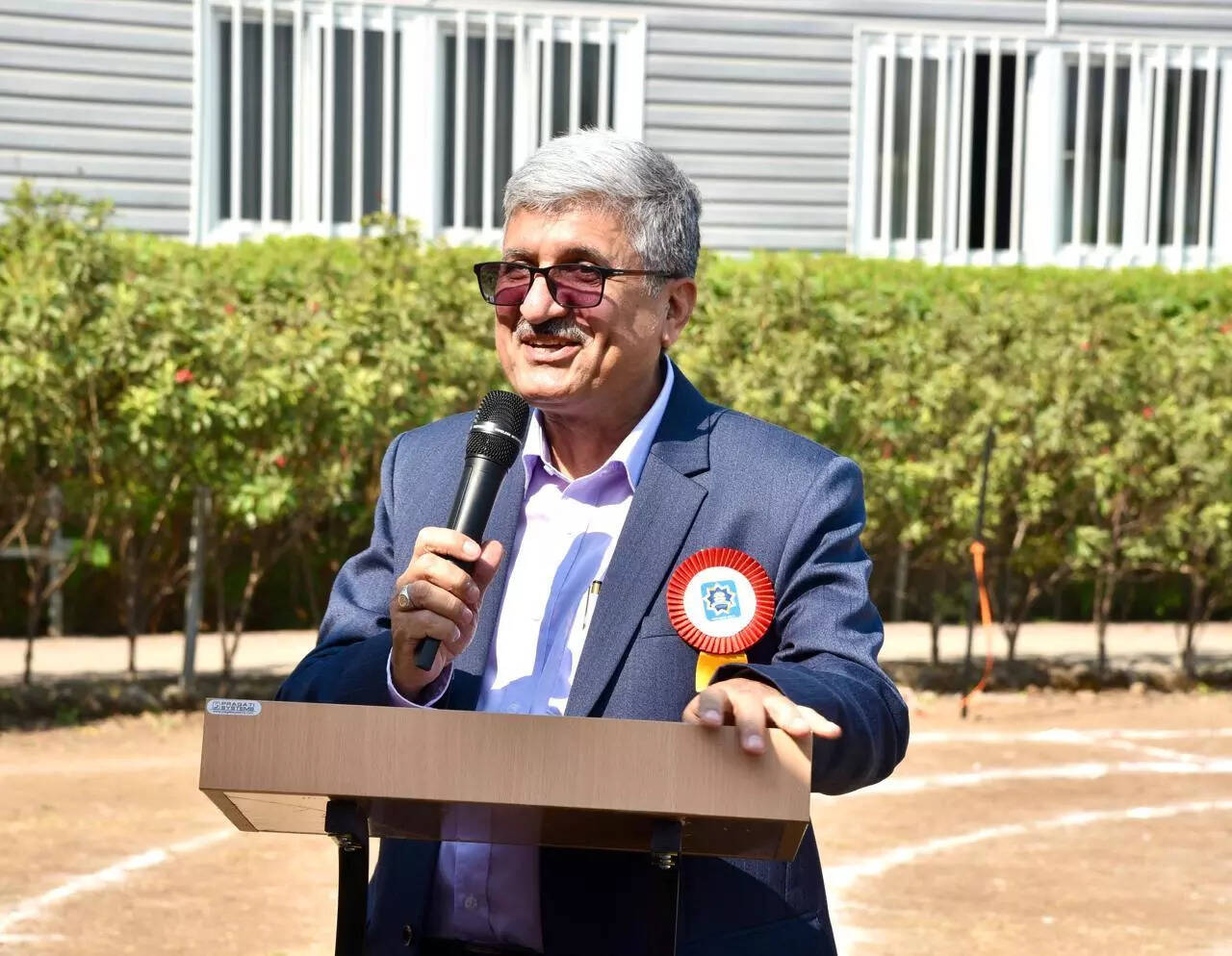 <p>Dr Lesan Azadi, Director of the Bahá’í Academy</p>
