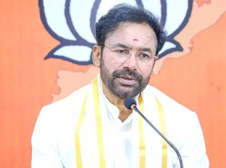 Hyderabad, July 17 (IANS) Union Minister of Coal and Mines G. Kishan Reddy has urged Telangana Chief Minister A. Revanth Reddy to extend all support to Central Public Sector Undertakings (CPSUs) in taking up renewable energy projects in Telangana.