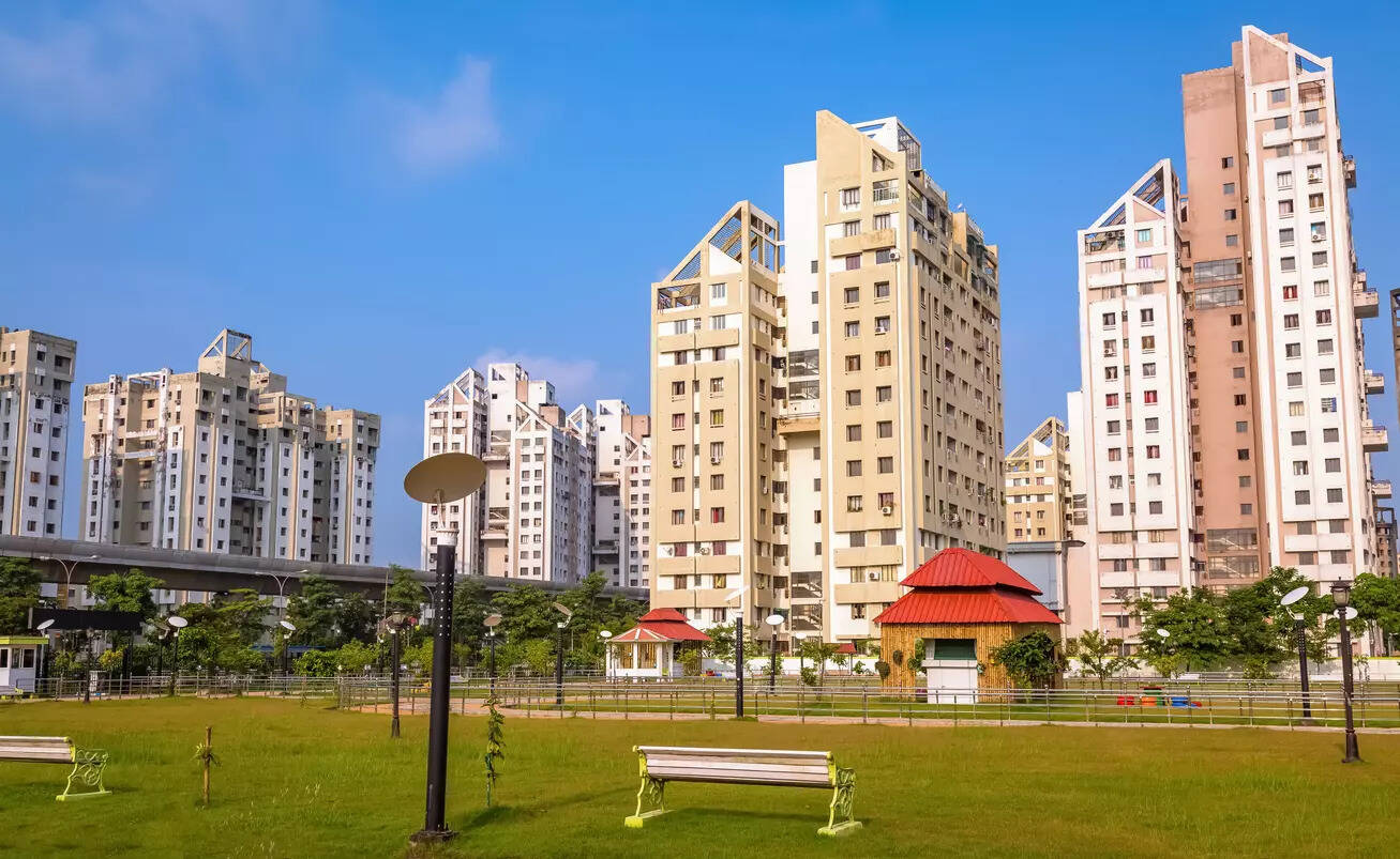<p>To improve urban mobility, the policy allows the construction of large sector roads following the Jaipur Development Authority's model.<u></u></p>