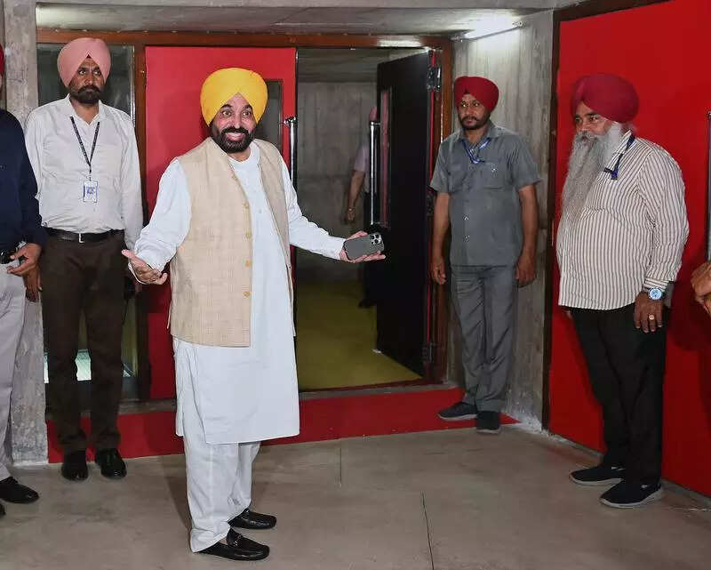 <p>Students could choose their preferred medium from Punjabi, Hindi, or English, it said</p>