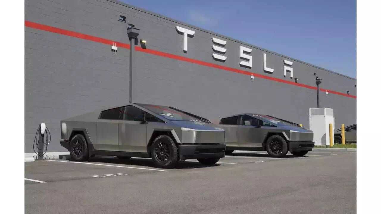 <p>CEO Elon Musk has shifted Tesla's focus toward robots and self-driving taxis to counter declining sales for the electric automaker's aging vehicle lineup.</p>