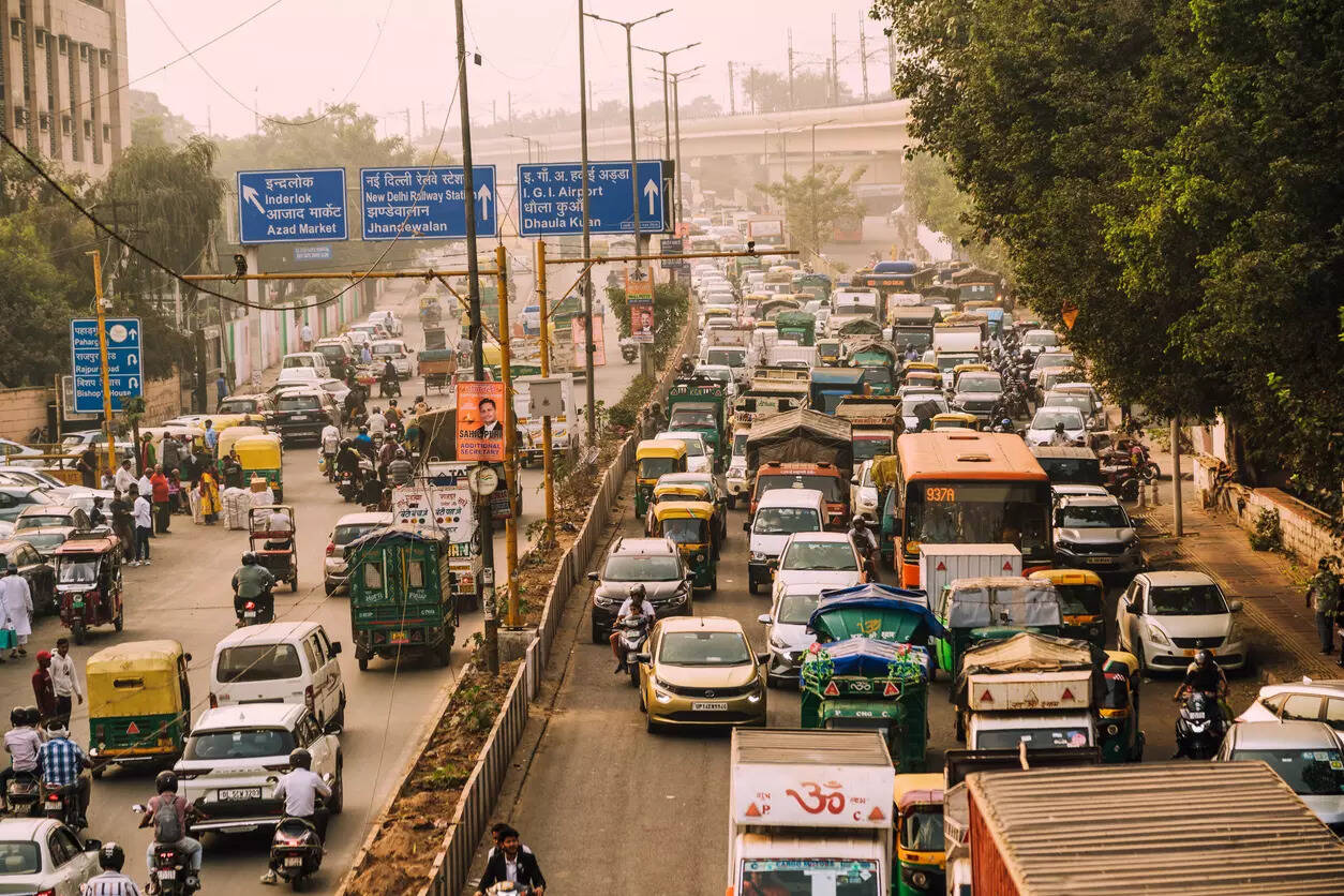 <p>Delhi govt moves Supreme Court to review 2018 ban on overaged diesel and petrol vehicles; matter to be heard Monday, says environment minister.</p>