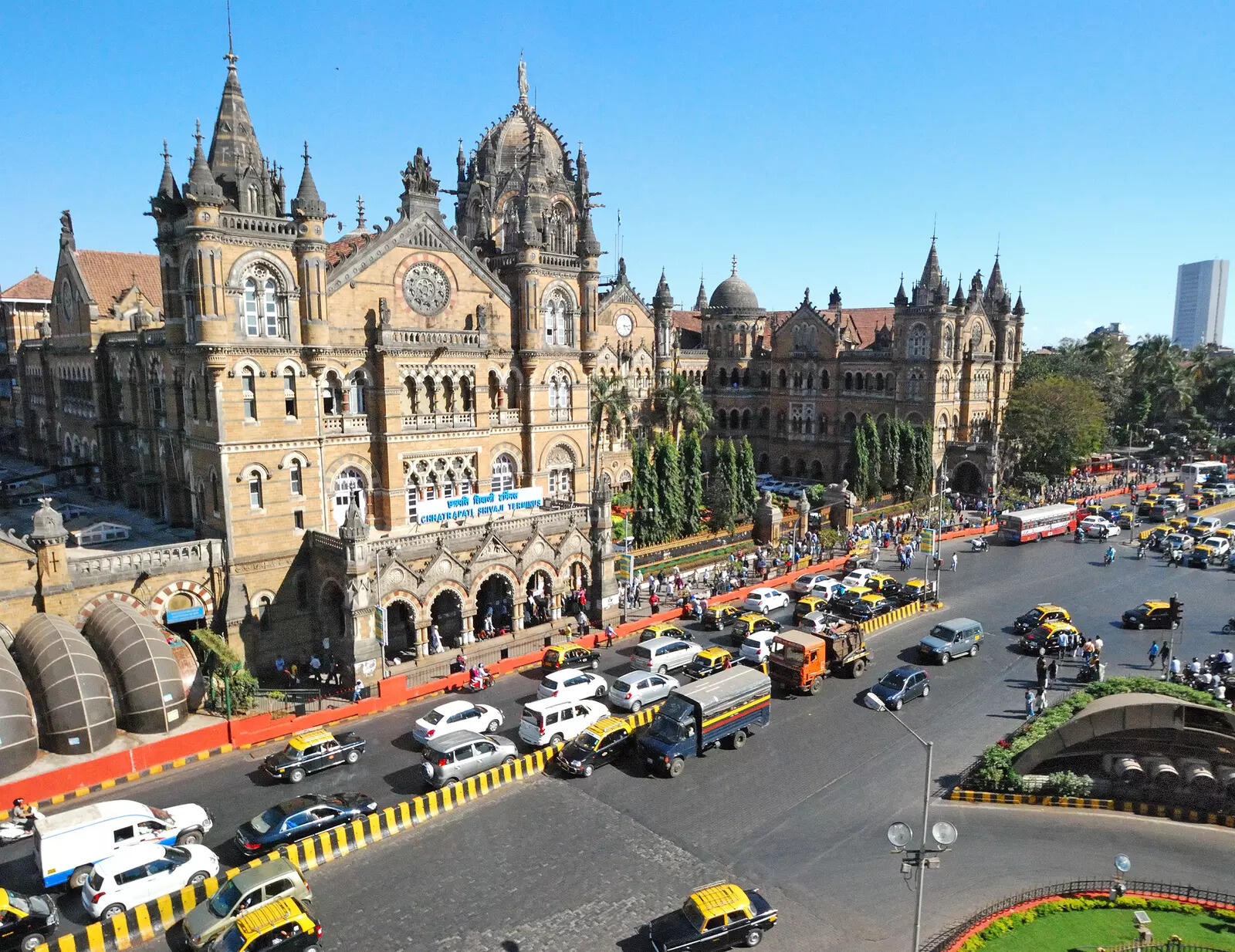 <p>The disparity between colleges is stark. While some are flooded with applications and do not have enough lecture halls to seat students, others are crying for students," said a senior faculty member.</p>