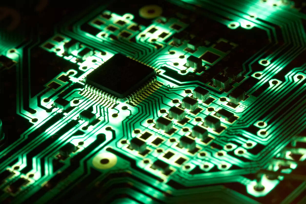 <p>Tesla has signed a $16.5 bn chip deal with Samsung, with its Texas plant to produce Tesla’s next-gen AI6 chip.</p>