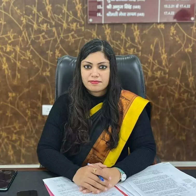 <p>Medha Roopam, DM of Gautam Buddh Nagar</p>