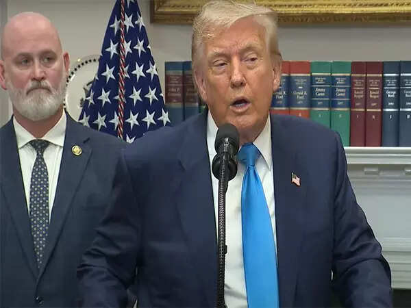<p>Trump signs new order on tariffs - India's 25%, Pakistan 19%, Bangladesh 20%</p>
