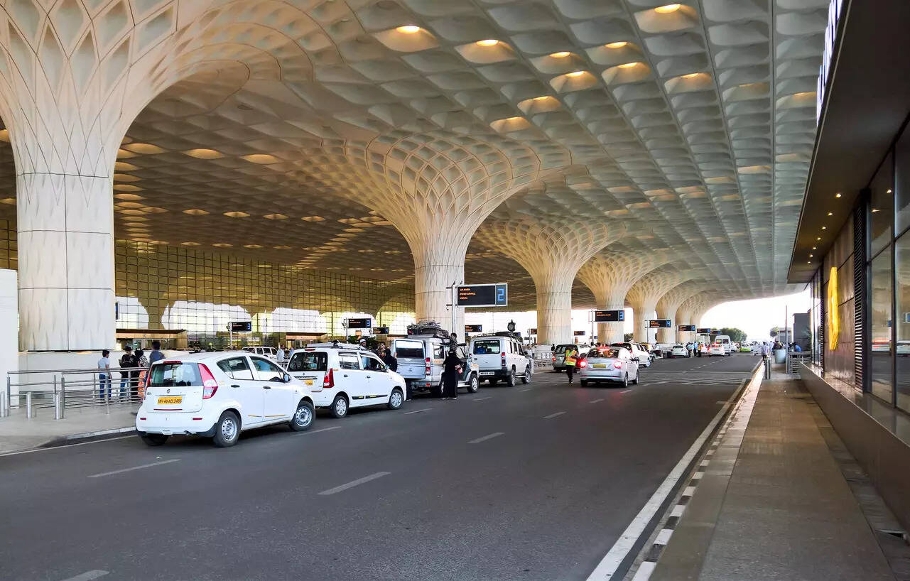 <p>This quarter recorded the highest single-day passenger traffic on May 30, 2025, with 161,603 passengers<br></p>