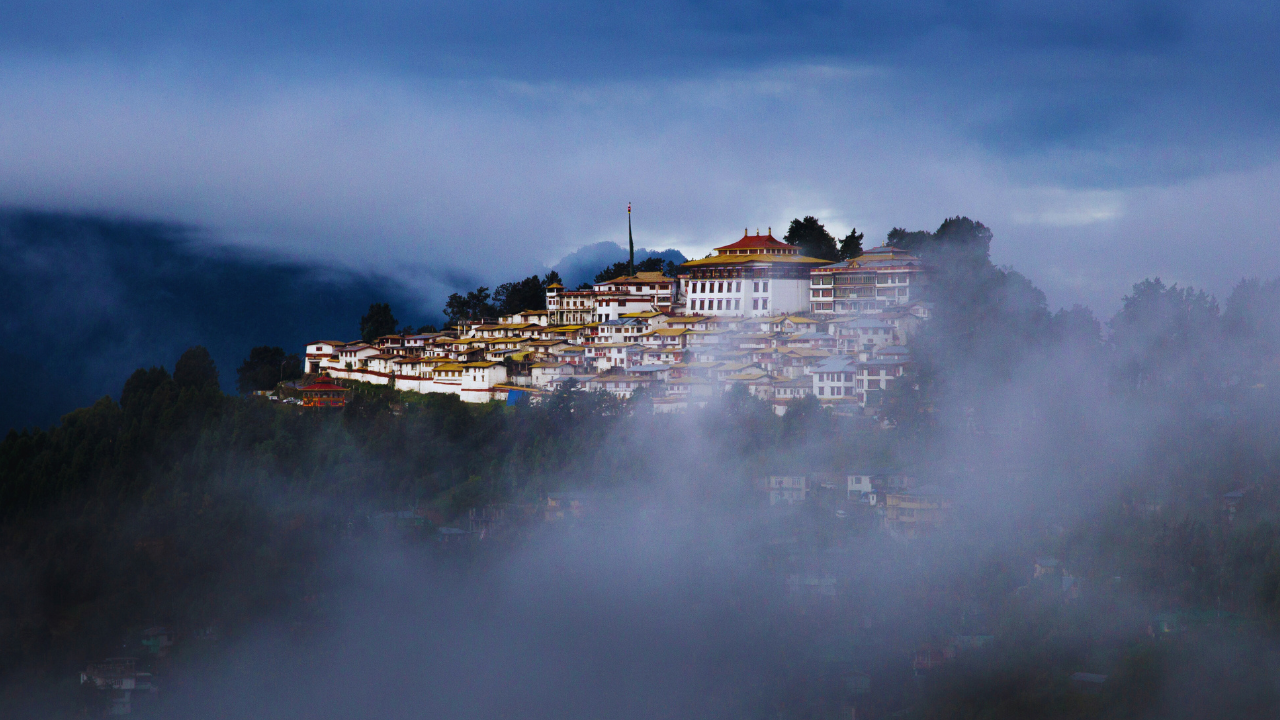 <p>Arunachal Pradesh's challenging terrain, dense forests, and widely scattered settlements have digital inclusion difficult. But with renewed efforts from both the Centre and the state government, even remote blocks such as Chaglagam (Anjaw) and Gelling (Upper Siang) are witnessing early signs of the internet age.<br></p>