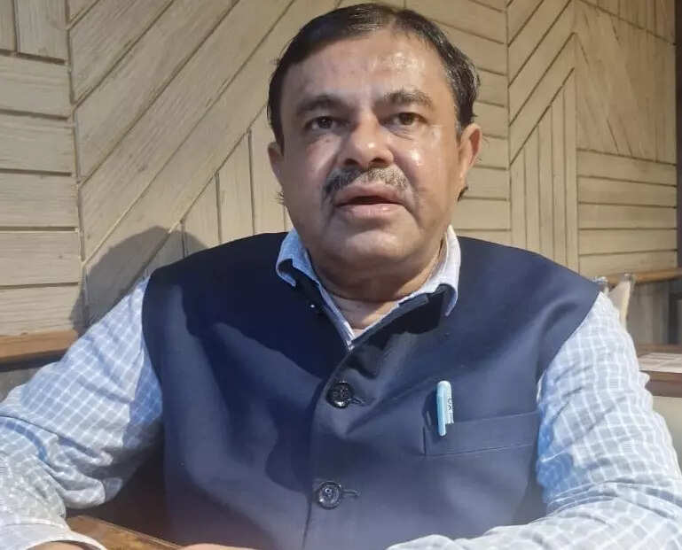 <p>Dr. Nilesh M. Desai </p>