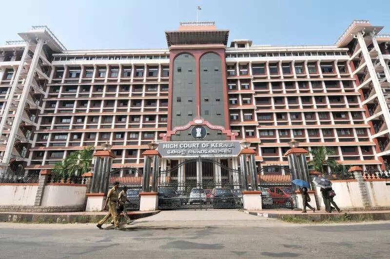 <p>The bench of Justice T R Ravi was considering the petition by registrar K S Anil Kumar, challenging a series of orders issued by the vice-chancellor (VC), including his suspension and a directive barring him from entering the varsity campus.</p>