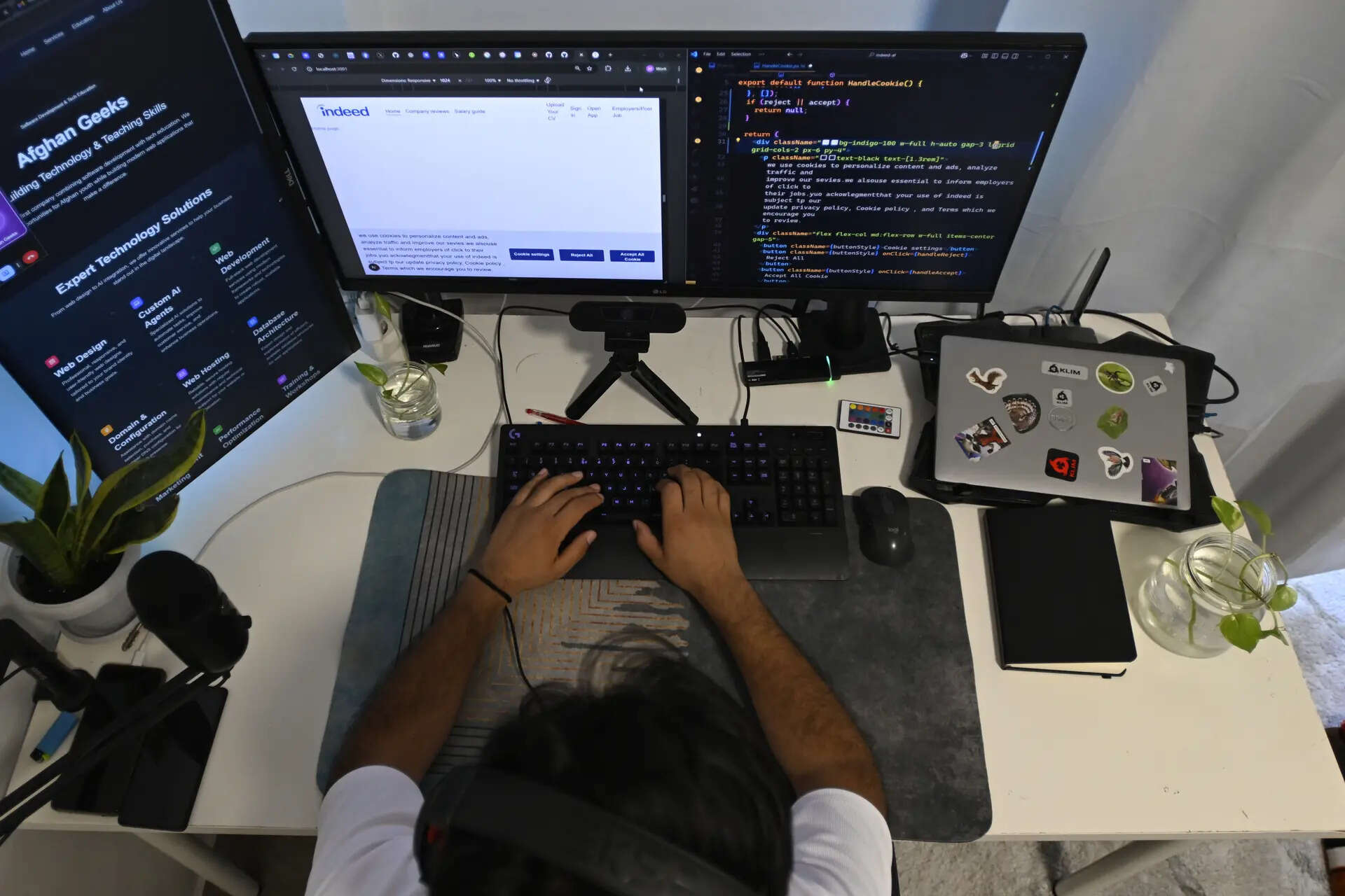 <p>Pushed by necessity, she went online. And there, she found hope: a free computer coding course for women in Afghanistan. Taught in her own language, Dari, by a young Afghan refugee living half a world away, in Greece.</p>