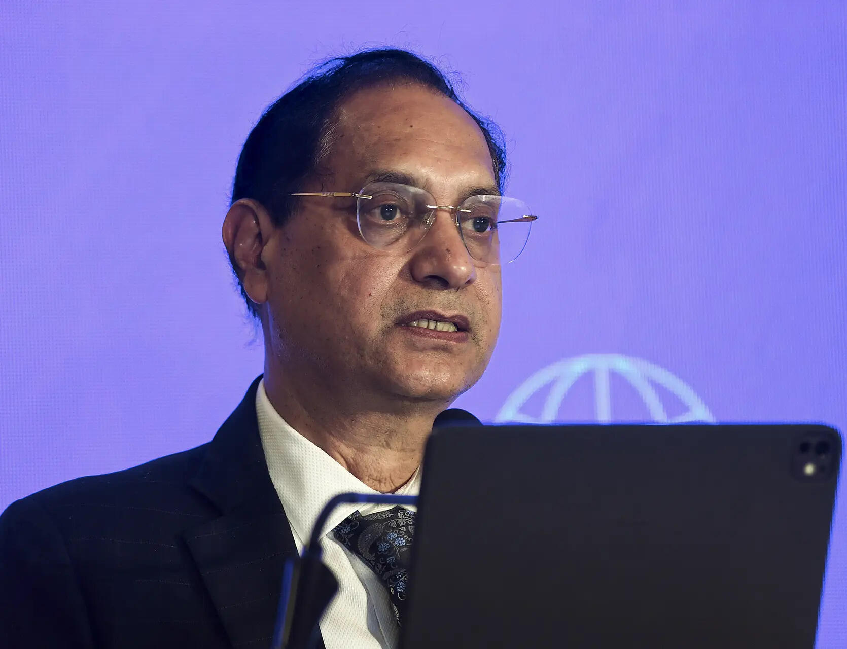 <p>Curb misleading claims, modernise onboarding and reporting: Sebi chief to portfolio managers</p>